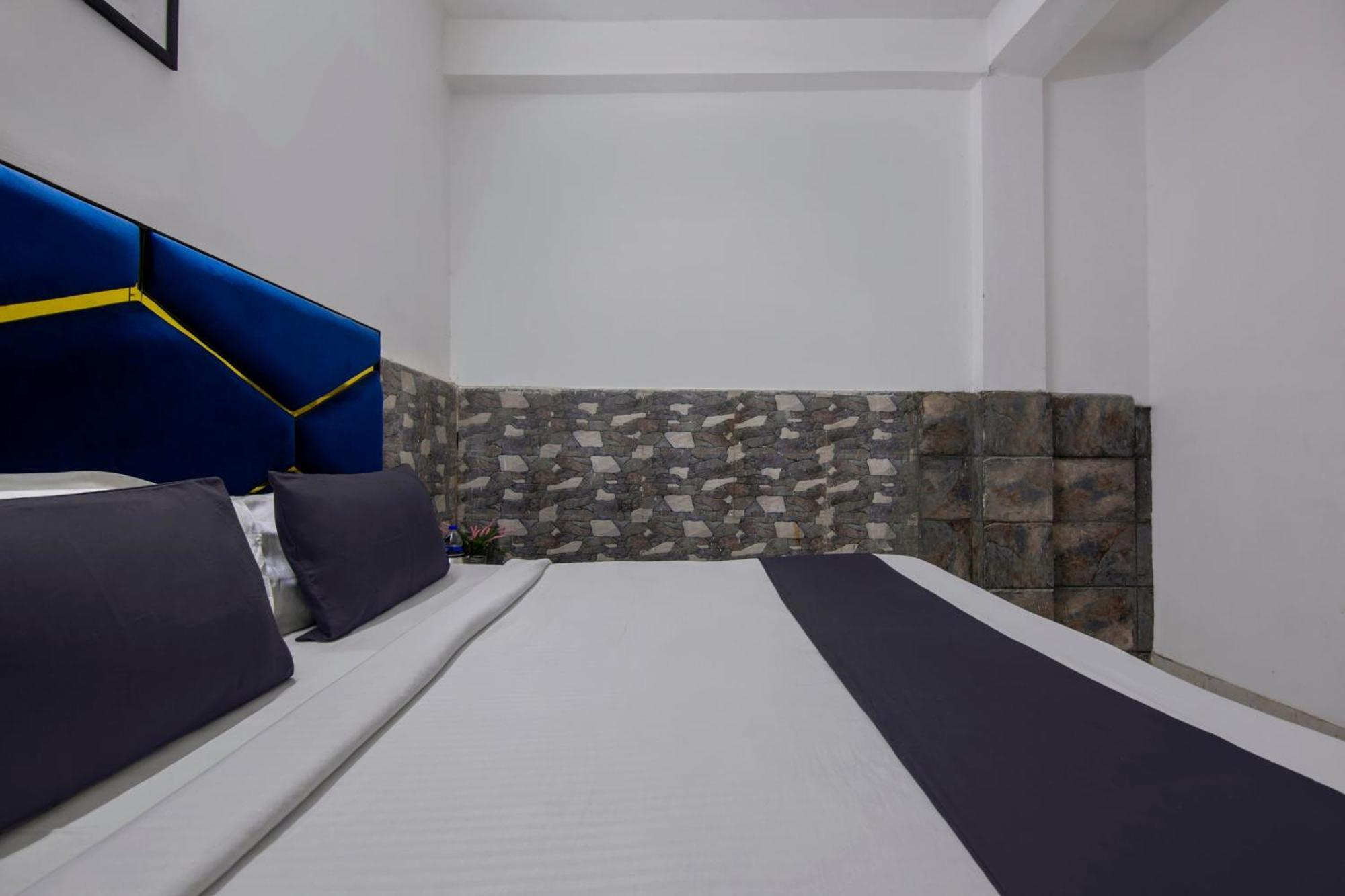 Hotel O Relax Inn New Delhi Eksteriør billede